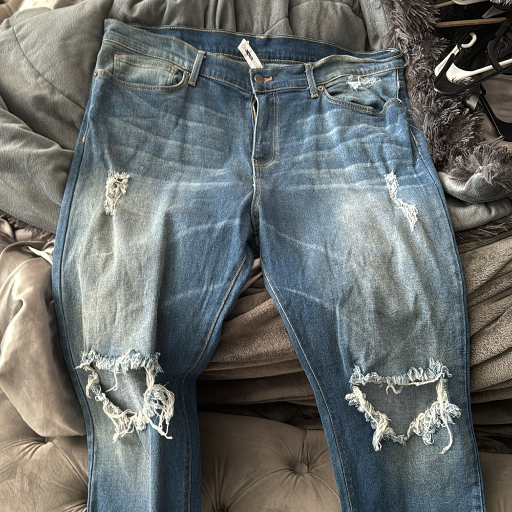 Size 40 men’s blue wash pants